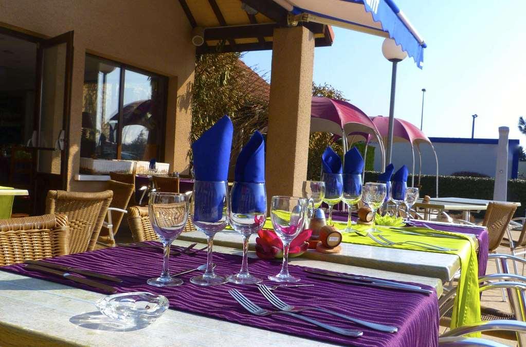 Le Roxane Hotell Saint-Laurent-des-Vignes Restaurant bilde