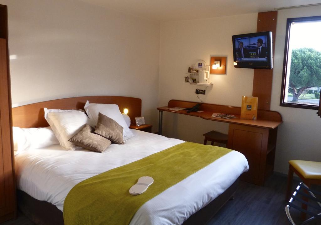 Le Roxane Hotell Saint-Laurent-des-Vignes Eksteriør bilde