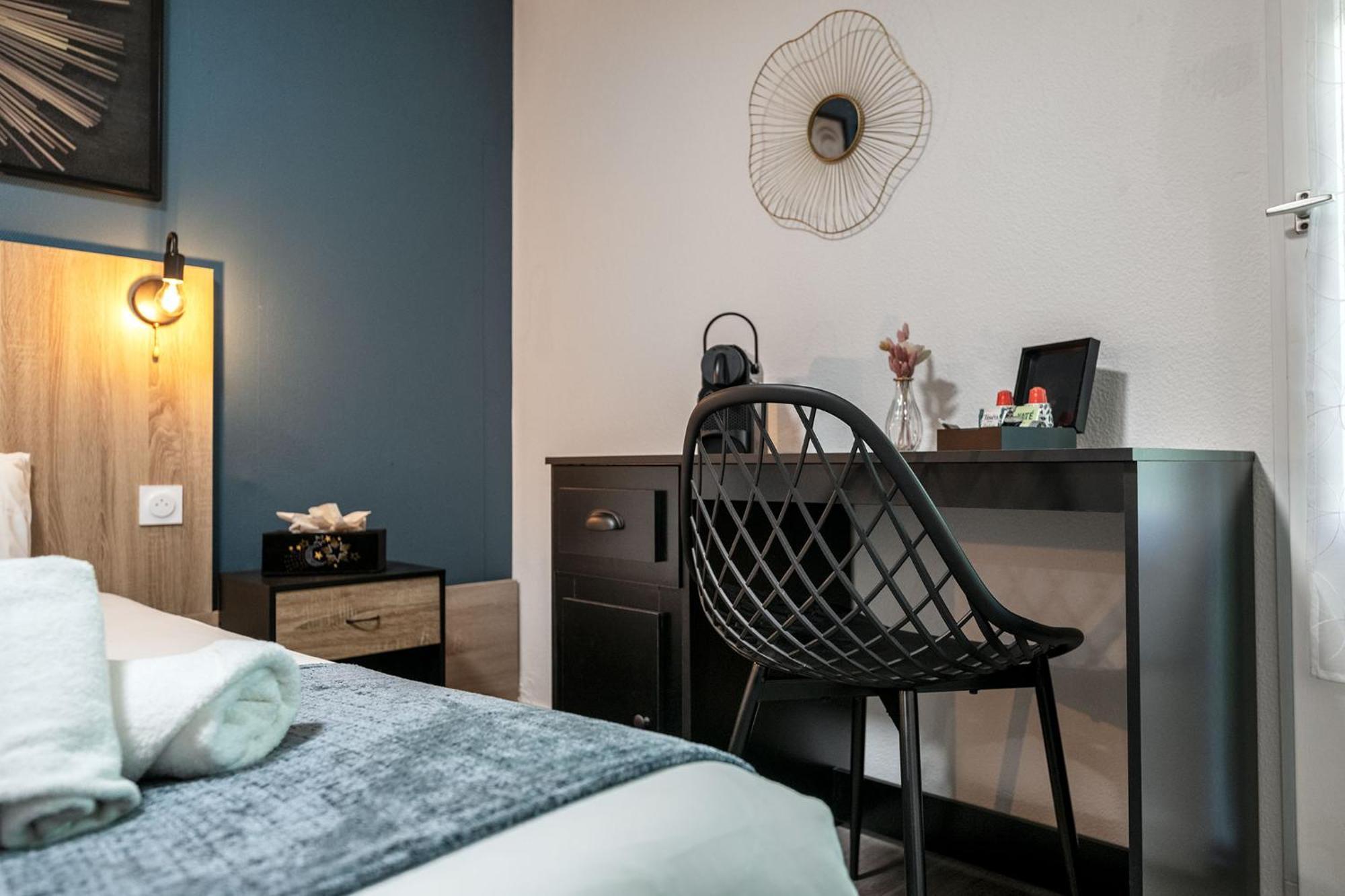 Le Roxane Hotell Saint-Laurent-des-Vignes Eksteriør bilde