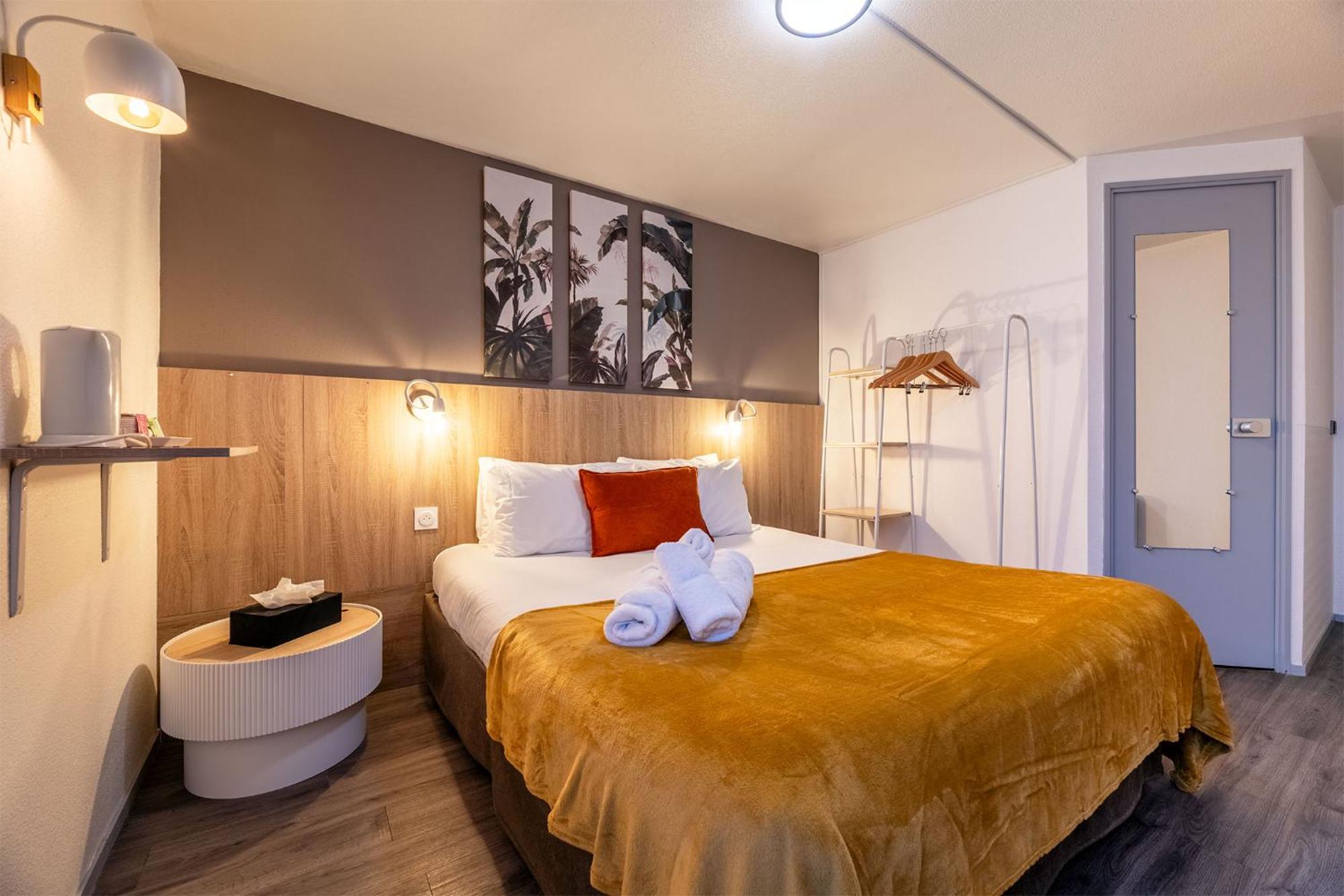 Le Roxane Hotell Saint-Laurent-des-Vignes Eksteriør bilde