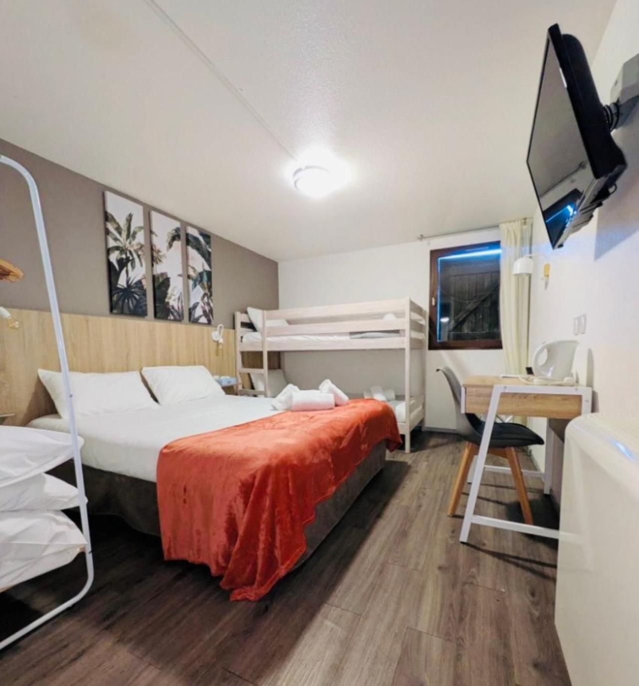 Le Roxane Hotell Saint-Laurent-des-Vignes Eksteriør bilde
