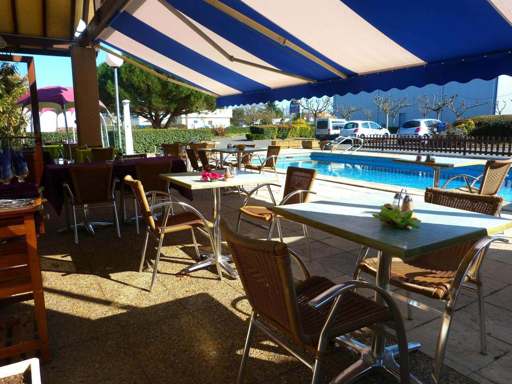 Le Roxane Hotell Saint-Laurent-des-Vignes Eksteriør bilde